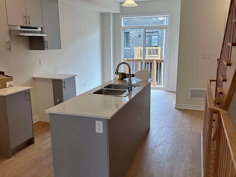 783 Kootenay Path — Photo 4