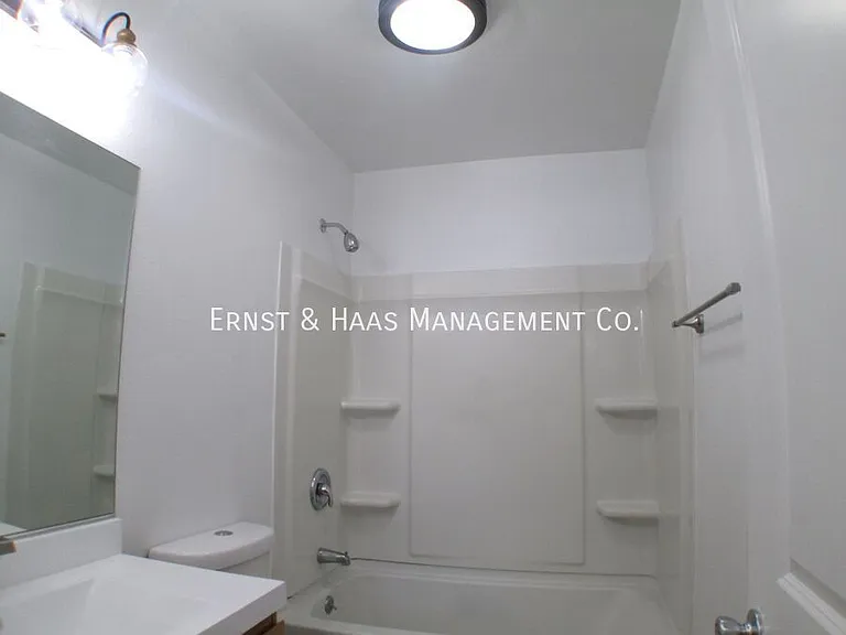 8621 1/2 Cedar St — Photo 18