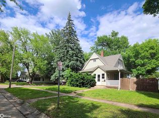 416 N B St, Oskaloosa, IA 52577