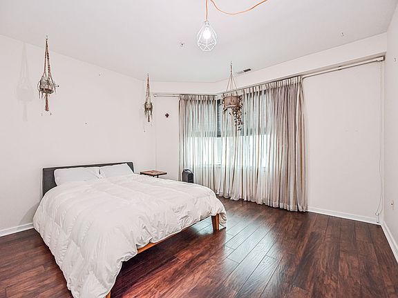 4th image of 301 S Reynolds St APT 605