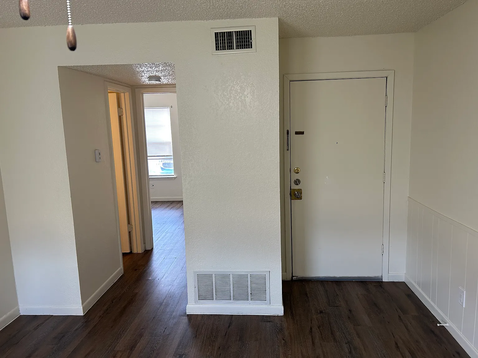 1702 Kirk Ave — Photo 4