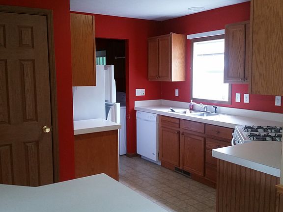3rd image of 408 E Avenue B