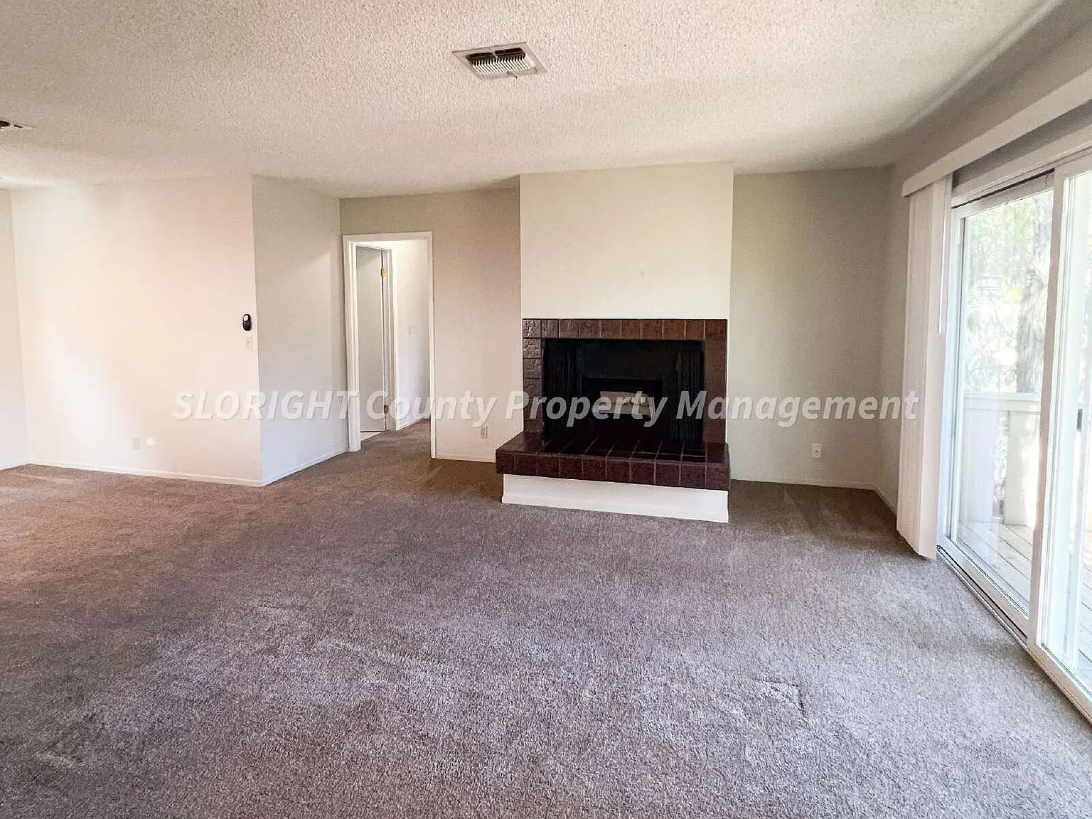 2 bed, 1.0 bath, $1,900 — Photo 2