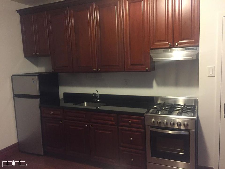 1st image of 229 E 10th St APT 14