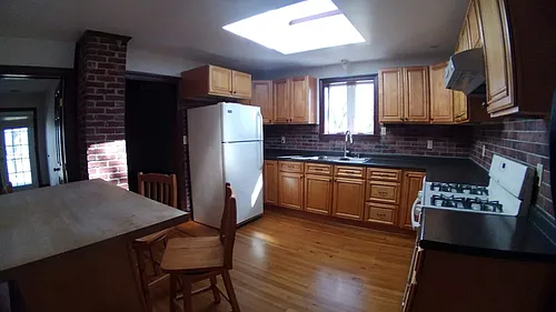 5250 Broadway St #UPPER Photo 1