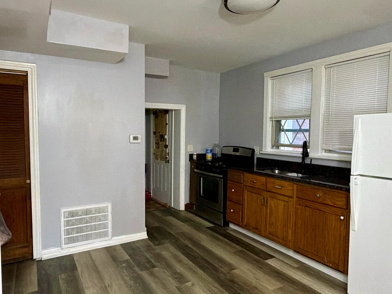 3 bed, 856 sqft, $1,400 — Photo 4