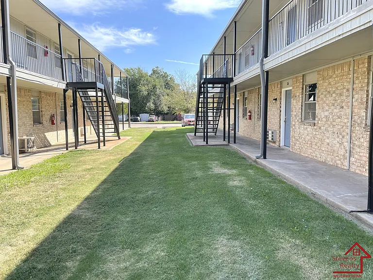 Amber Apartments — Photo 44