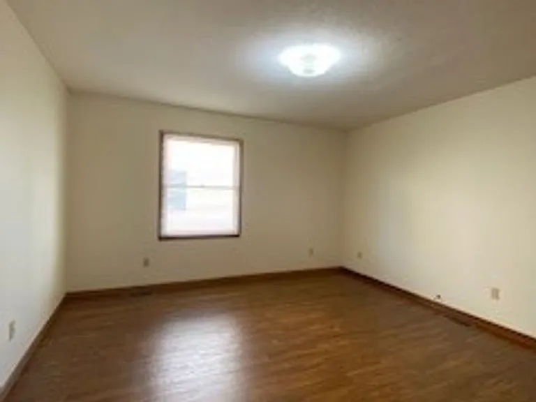 208 Stonewall Ct — Photo 7