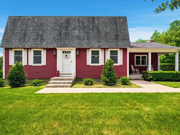 665 Blackstone St, Uxbridge, MA 01569
