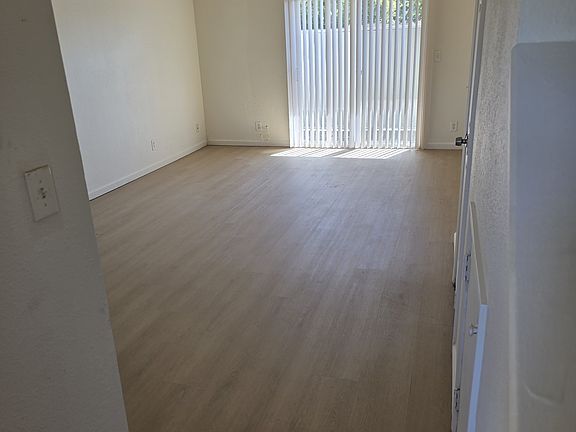 2nd image of 5959 Woodland Dr #D