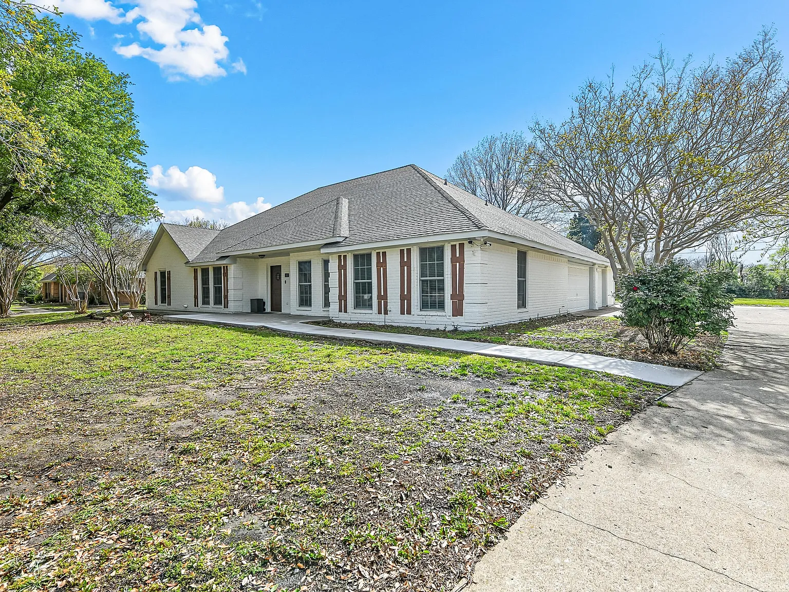4 bed, 2563 sqft, $3,500 — Photo 4