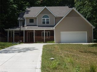 6892 Glenella Dr, Seven Hills, OH 44131
