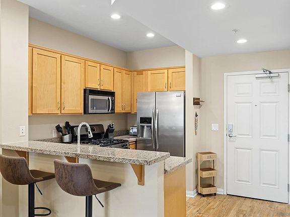 5th image of 450 J St Unit 3041