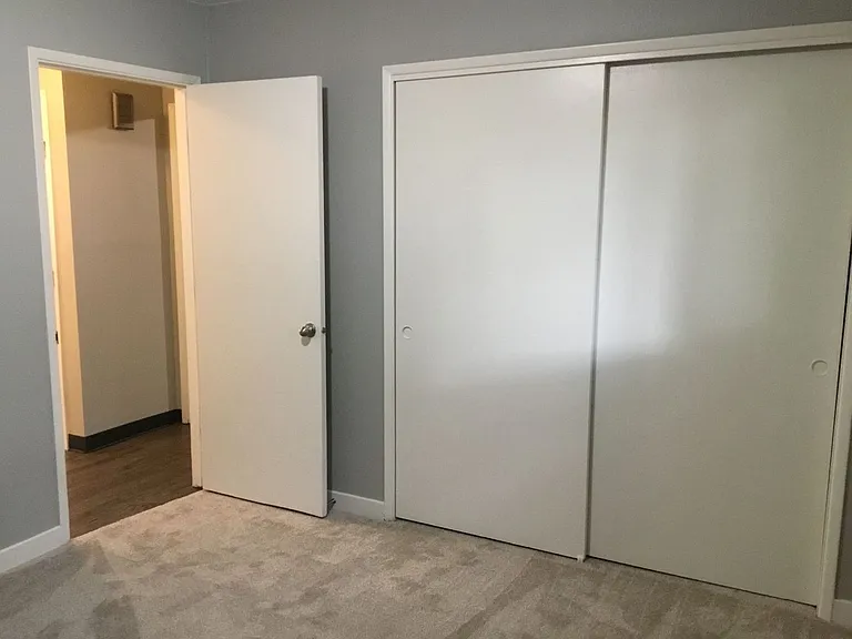 Taylor Place Apartments II — Photo 22