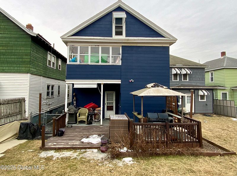 3rd image of 217 6th Avenue