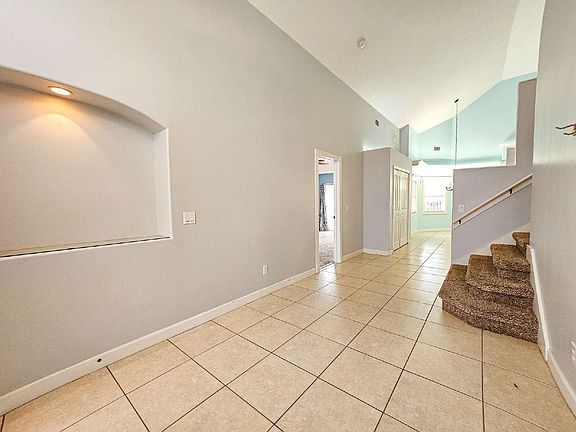 3rd image of 3621 Tipperary Dr