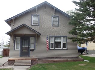 1031 6th St NE, Devils Lake, ND 58301