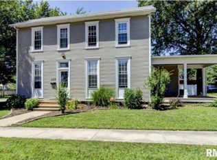 205 E Poplar St, Taylorville, IL 62568