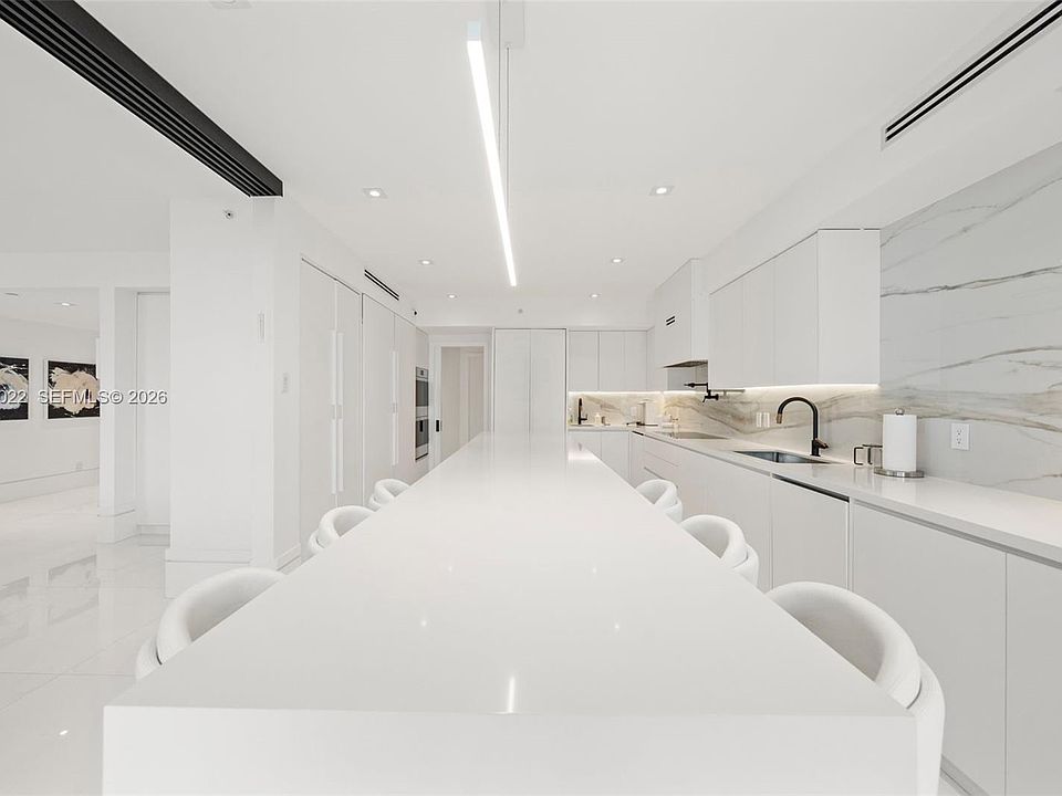 1st image of 9999 Collins Ave APT 11J