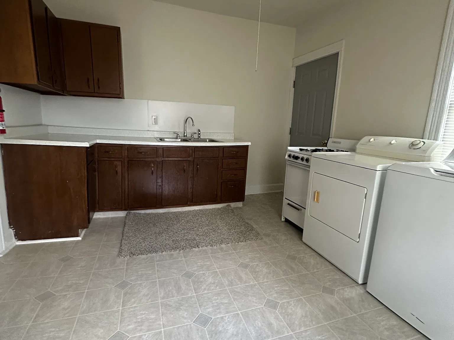 520 S Washington St — Photo 3