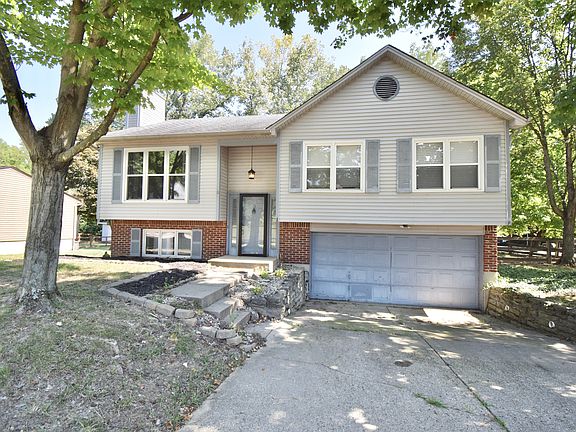 2nd image of 647 Regent Rd