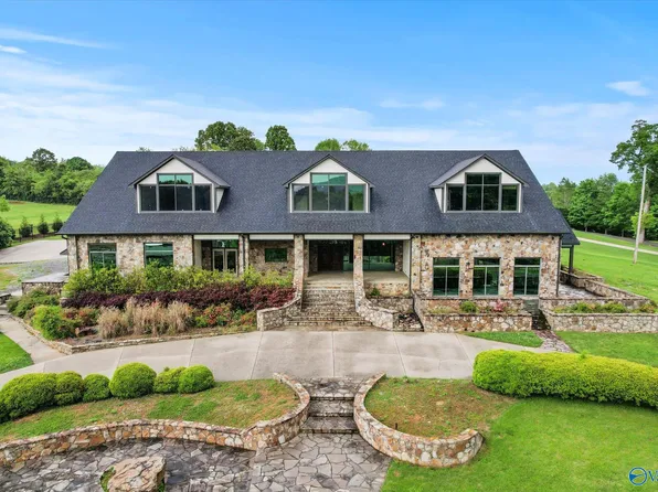 2195 Buck Island Dr, Guntersville, AL 35976