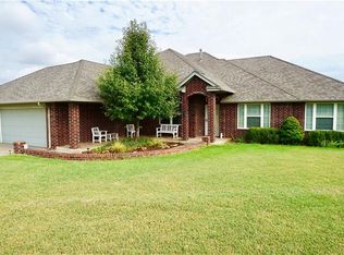 2120 NE 18th St, Moore, OK 73160