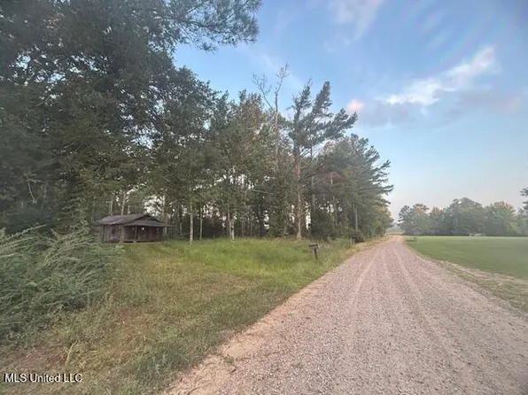 1842 Crawford Cir, Lena, MS 39094