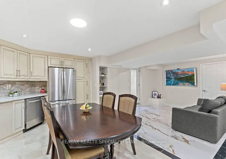 88 Showboat Cres #BSMNT — Photo 13
