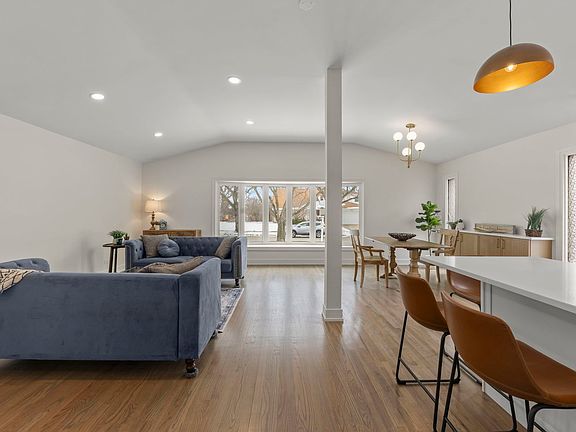 2nd image of 778 Barberry Rd