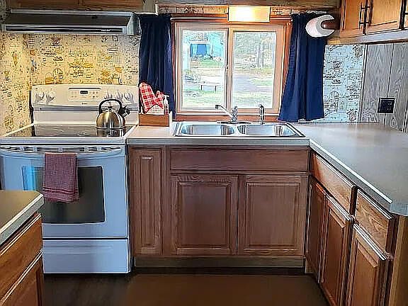 5th image of 15001 Arrowhead Ln