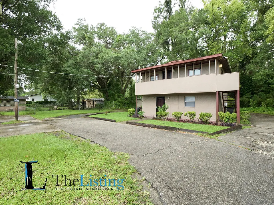 2735 Bungalow Blvd