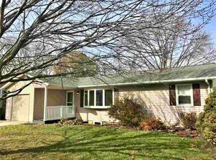 212 Spruce Hills Dr, Cedar Falls, IA 50613