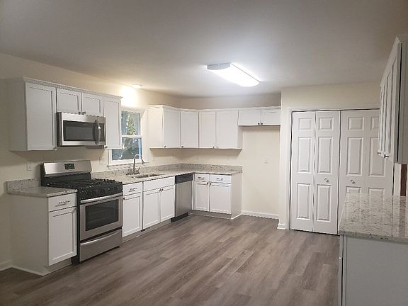 3rd image of 5035 Tamery Ln