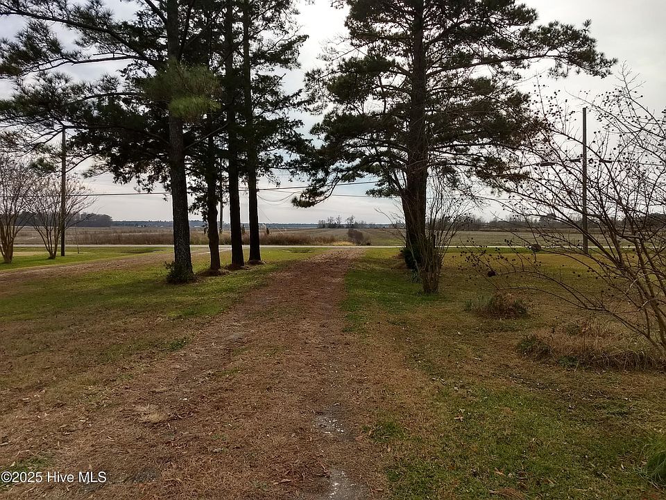 2nd image of 1671 Caratoke Highway