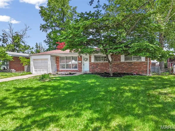 14 Tamma Ln, Hazelwood, MO 63042