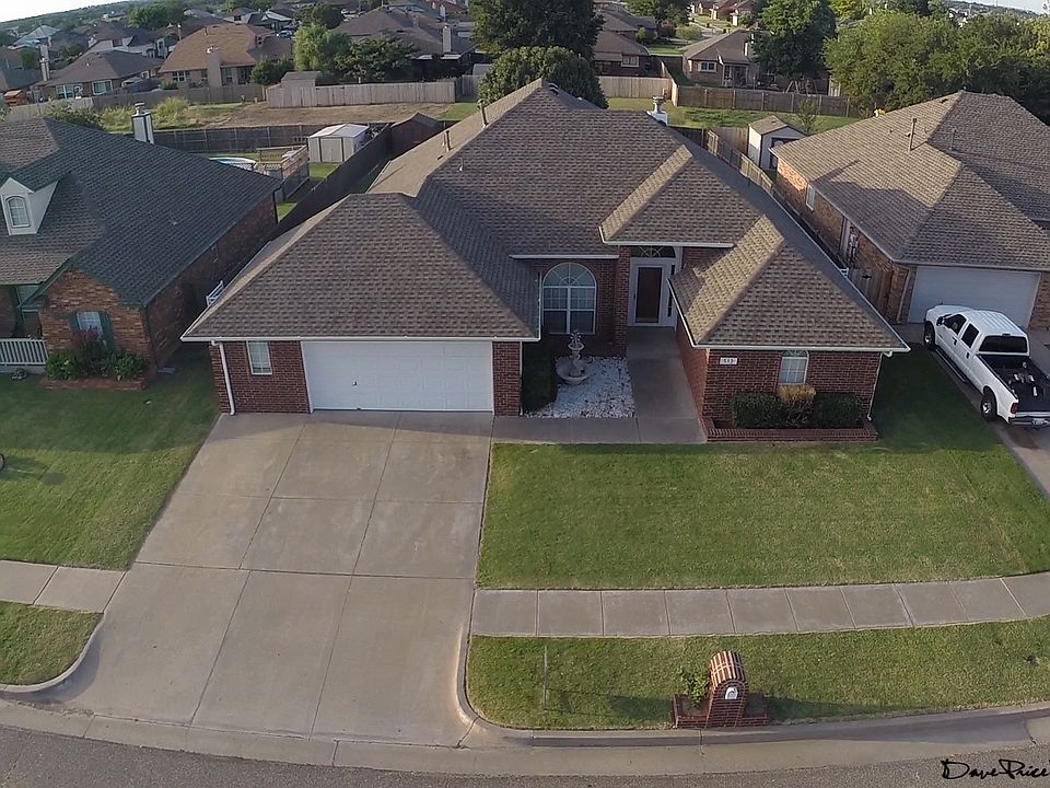 1st image of 513 SW 153rd St