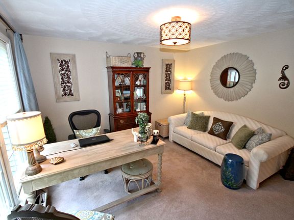 4th image of 9 Jyra Ln