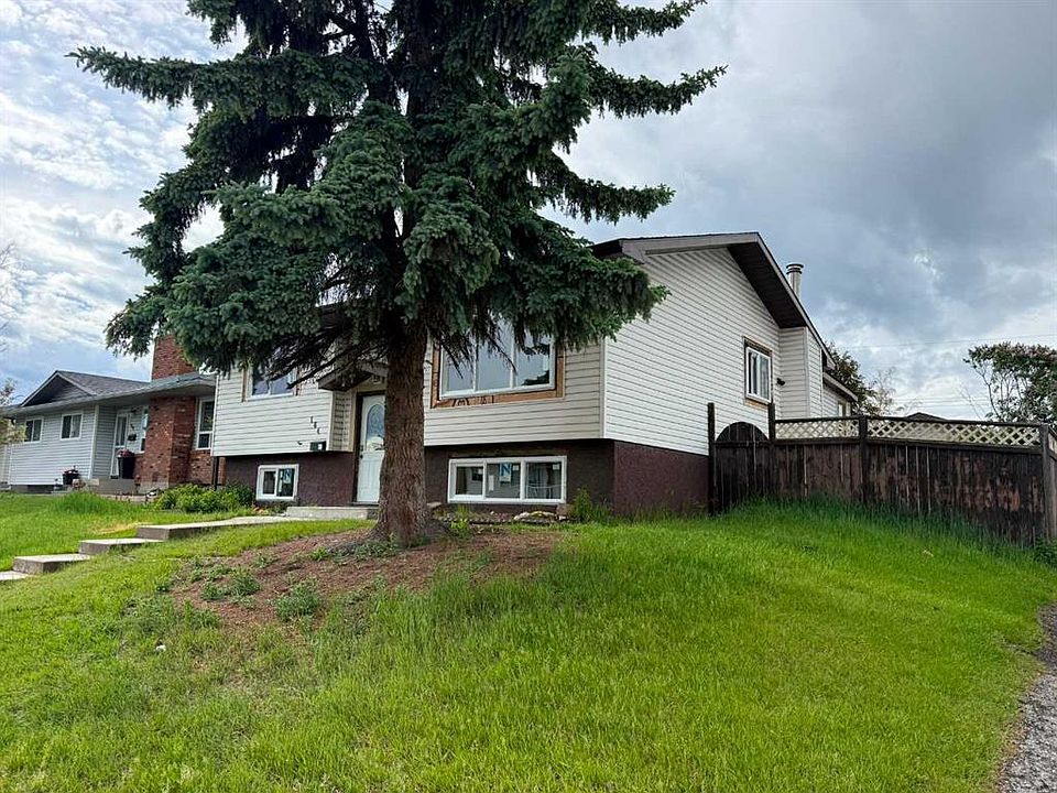 2nd image of 164 S Manora Cres NE