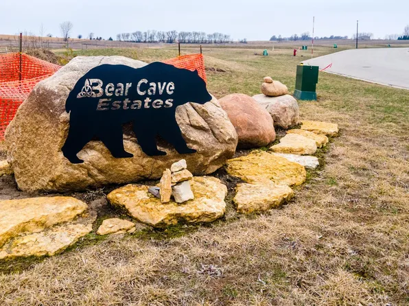 679 Kodiak Dr NW, Stewartville, MN 55976