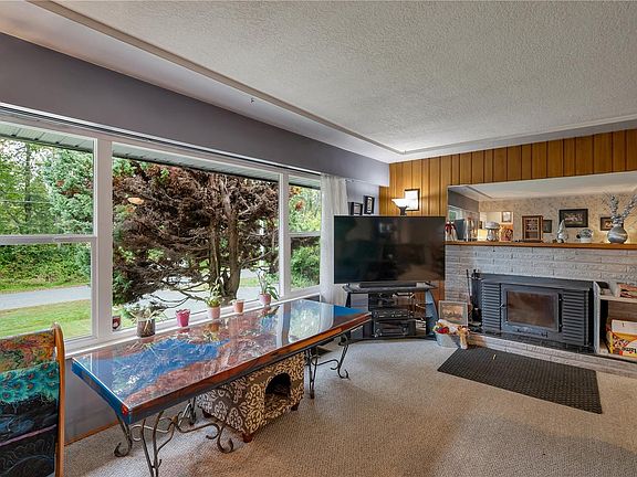 3rd image of 157 Seabreeze Dr