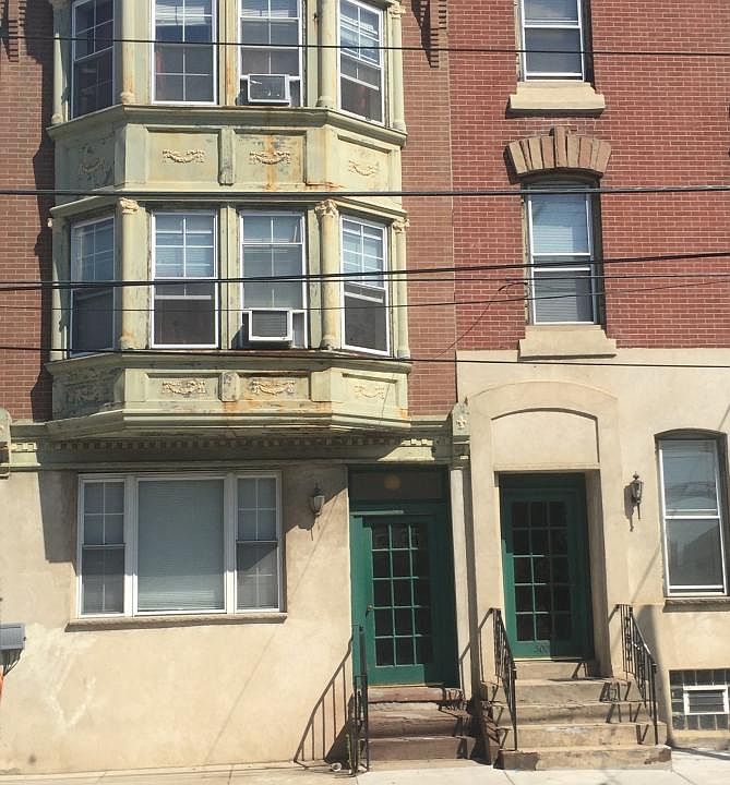 1st image of 3022 Richmond St