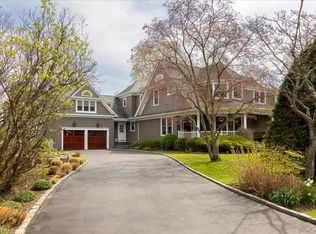 16 Middle Drive, Manhasset, NY 11030