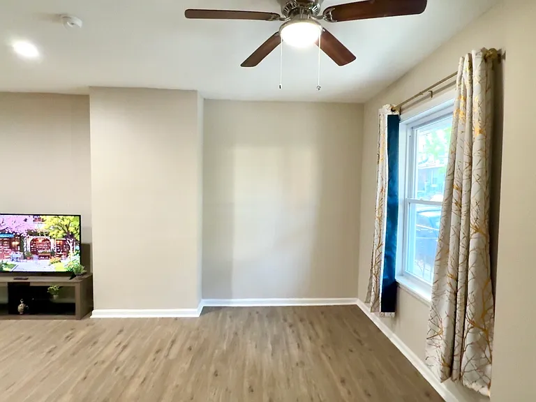 5110 Parrish St — Photo 8