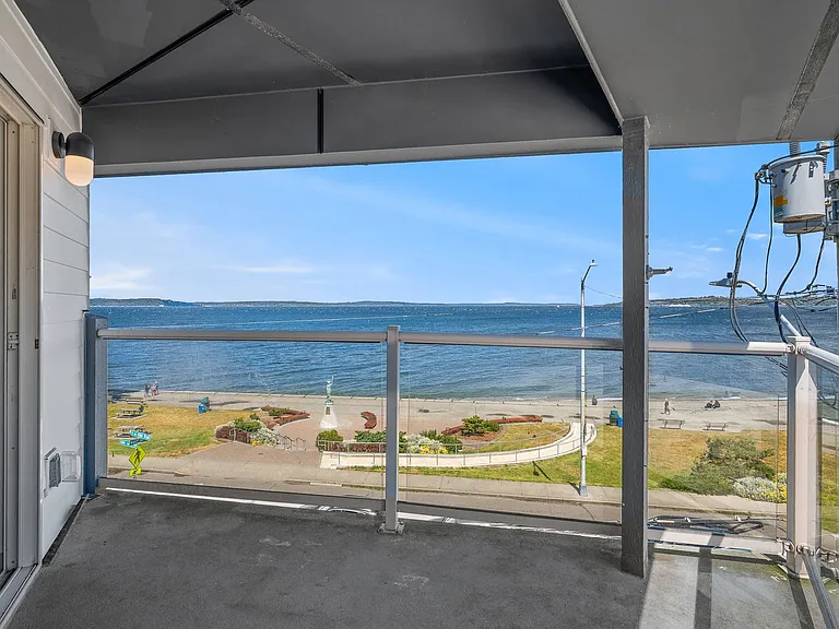 Alki Shores Apartments — Photo 15