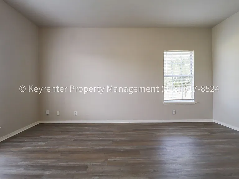 9134 E 24th St — Photo 8