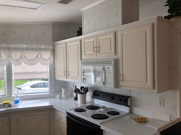 5th image of 105 Tiger Lilly Dr