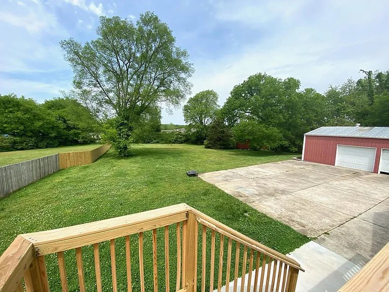462 Lanier Dr — Photo 3