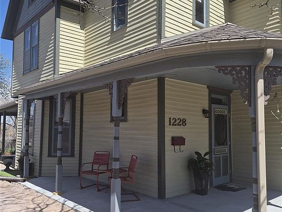 3rd image of 1228 Quincy St