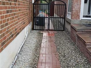 19 Patrice Cres N, Vaughan, ON L4J 4Y8